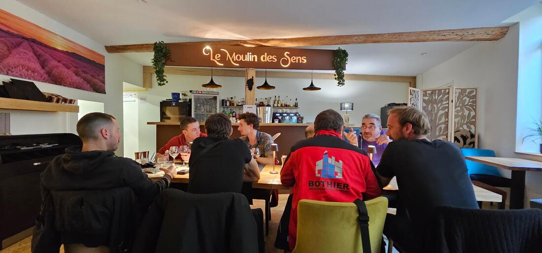 Un moment de convivialité-pour-l-équipe-Bothier-au-moulin-des-sens-13